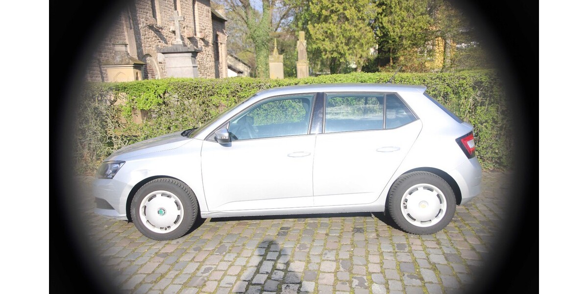Skoda Fabia 85.000 km 6.900 € Köln 50667