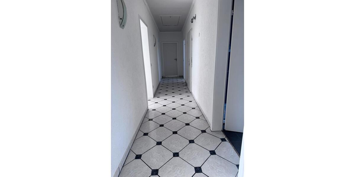 Etagenwohnung Burscheid - 4 Zimmer, 125 m&sup2;, 1.450&euro; | Angebot:25961222