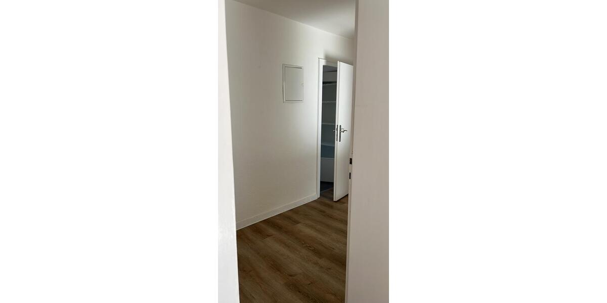 Dachgeschoßwohnung Düsseldorf Niederkassel - 3 Zimmer, 75 m&sup2;, 1.450&euro; | Angebot:27602962