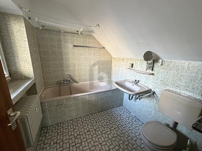 KOMPAKT, HELL UND KOMFORTABEL - Dachgeschoßwohnung Düsseldorf Stadtbezirk 3 | Angebot:26866080