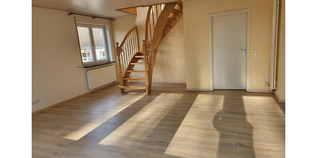 Maisonettenwohnung Overath - 4 Zimmer, 150 m&sup2;, 1.250&euro; | Angebot:25921642