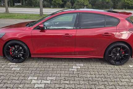 Ford Focus 23.000 km 33.500 € Köln 50676