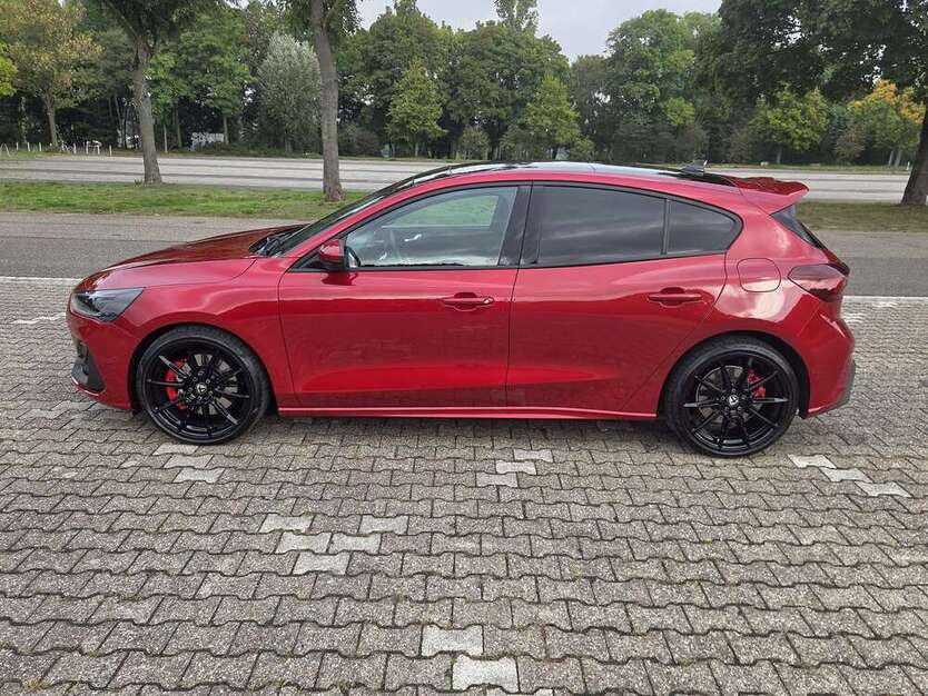 Ford Focus 23.000 km 33.500 € Köln 50676