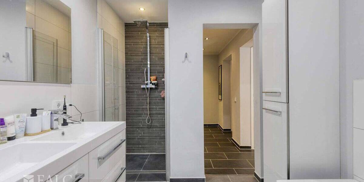 Einfamilienhaus Pulheim - 7 Zimmer, 351 m&sup2;, 1.199.000&euro; | Angebot:25996023