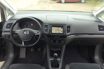 VW Sharan 182.000 km 12.300 &euro; Neuss 41460