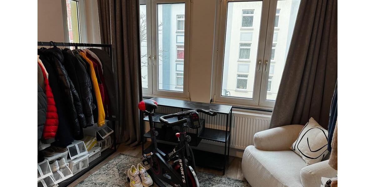 Etagenwohnung Düsseldorf Oberbilk - 1 Zimmer, 84 m&sup2;, 900&euro; | Angebot:24495233