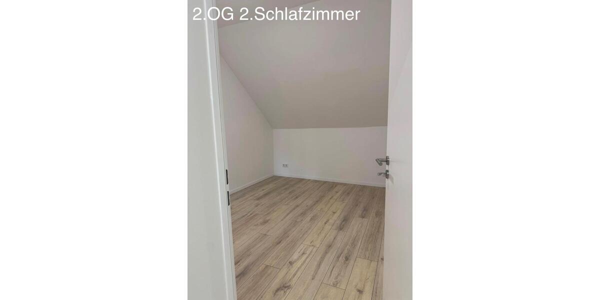 Etagenwohnung Remscheid Gemarkung Bergisch Born - 4 Zimmer, 130 m&sup2;, 1.170&euro; | Angebot:24187722