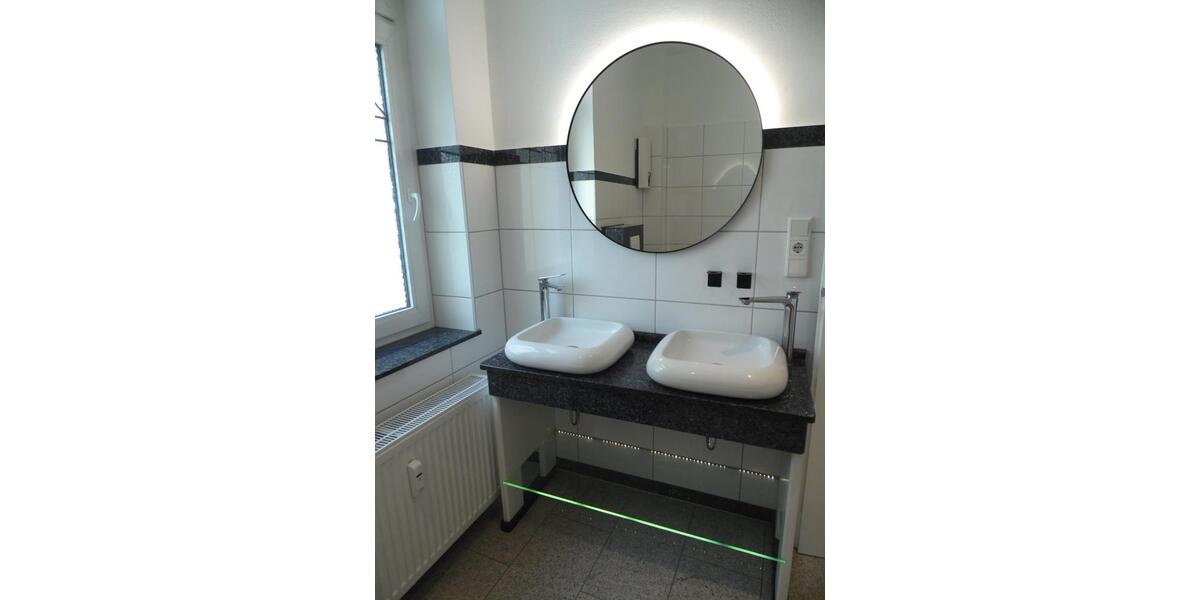 Etagenwohnung Düsseldorf Niederkassel - 3 Zimmer, 93 m&sup2;, 1.750&euro; | Angebot:26364807