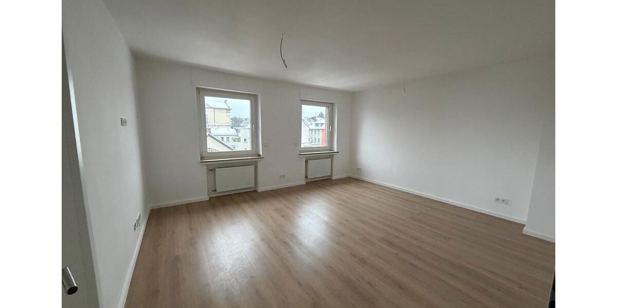 Etagenwohnung Solingen - 4 Zimmer, 100 m&sup2;, 1.000&euro; | Angebot:24754605