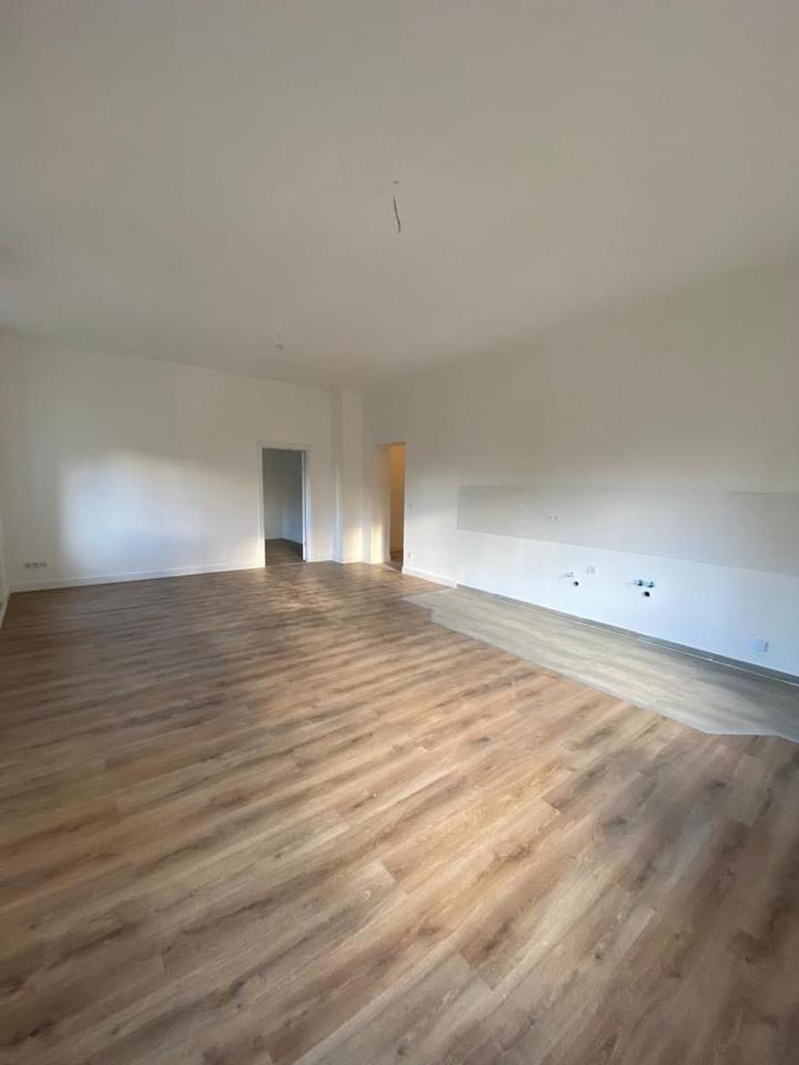 13-Familienhaus + 1 Gewerbeeinheit | Fast fertig renoviert | zimmer