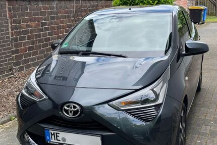 Toyota Aygo (X) 66.000 km 9.980 &euro; Solingen 42697
