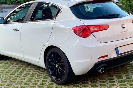 Alfa Romeo Giulietta 93.010 km 9.900 &euro; Sprockhövel 45549