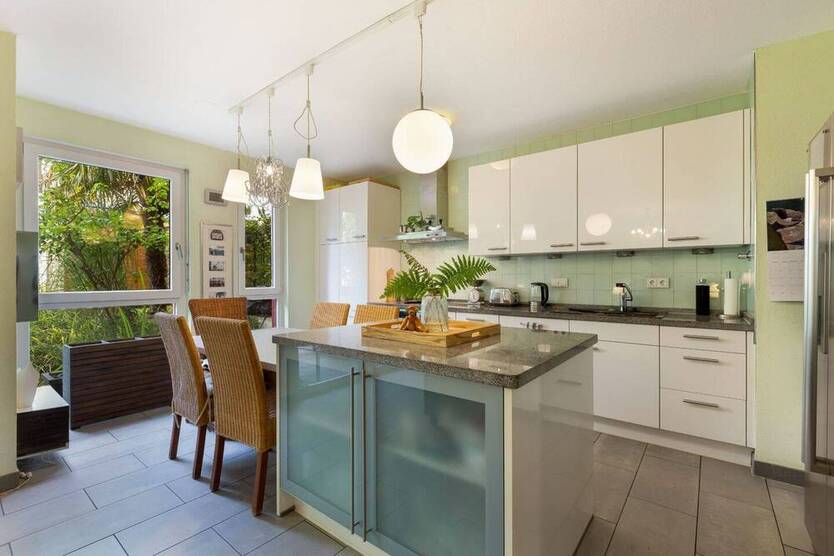 Moderne TraumWohnung mit zwei Gärten und sonniger Terrasse - Wohnen in Bestlage von Pempelfort