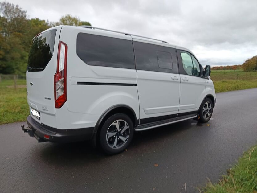 Ford Tourneo Custom 53.000 km 36.900 € Köln 50735