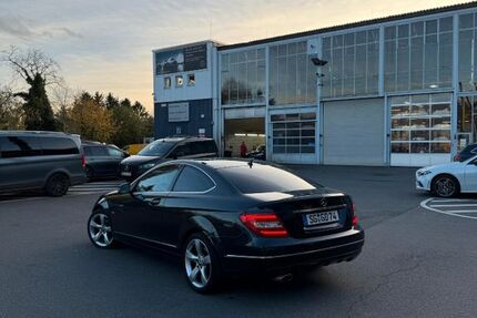 Mercedes-Benz C 250 202.300 km 8.600 € Solingen 42653