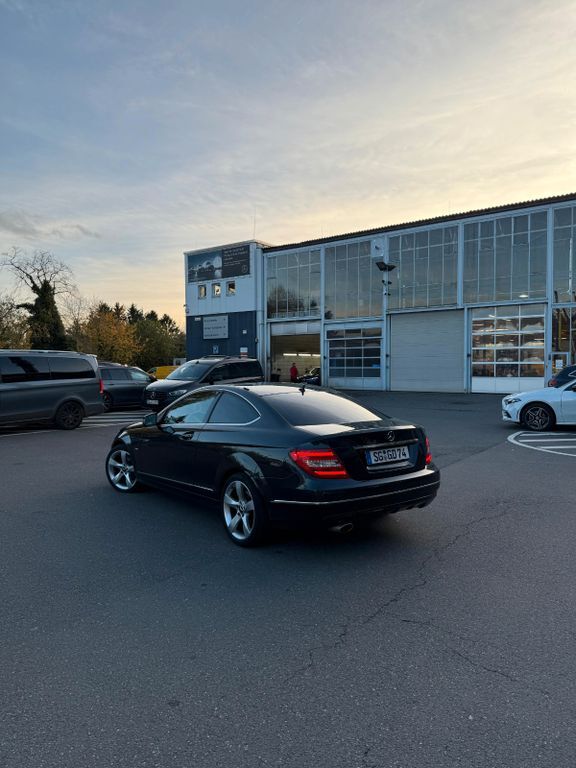 Mercedes-Benz C 250 202.300 km 8.600 € Solingen 42653