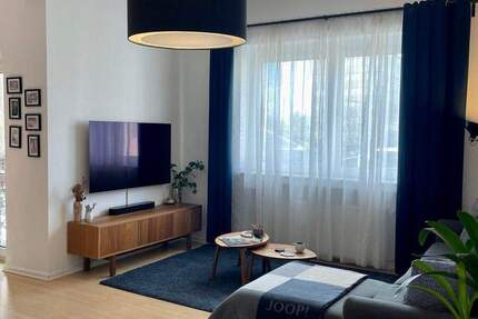 Wohnung Düsseldorf Rath - 3 Zimmer, 92 m&sup2;, 1.250&euro; | Angebot:26435553