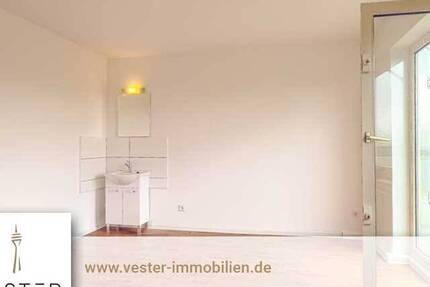 Ruhige Wohnung mit Balkon am Schwanenspiegel - perfekt als Wochenpendler-Unterkunft
