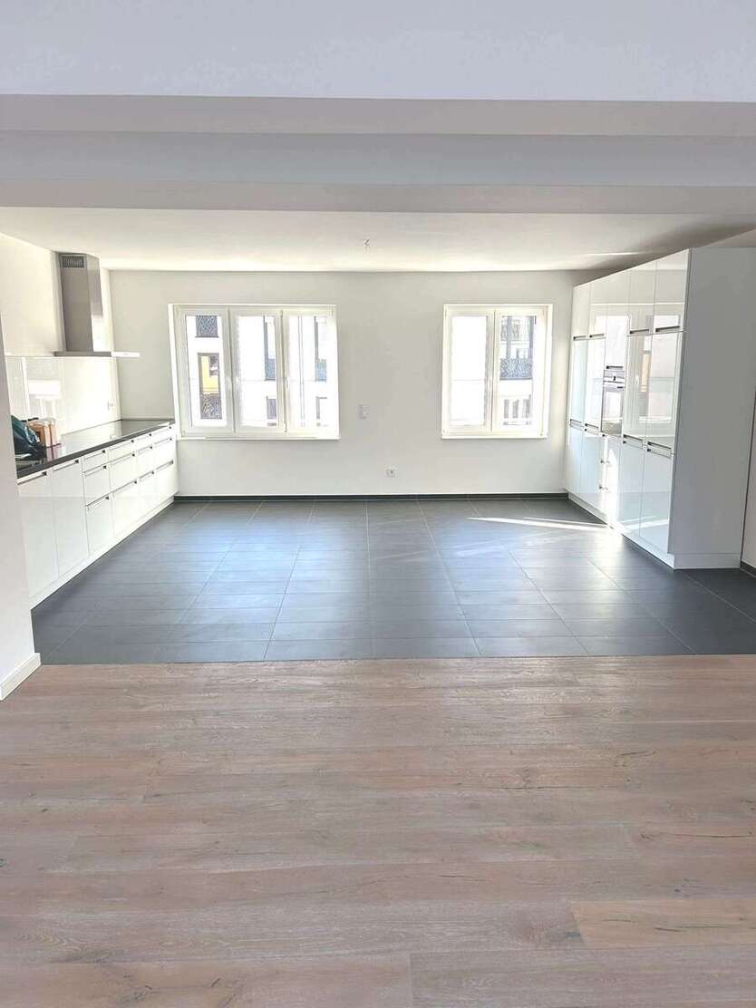 Wohnung zum Mieten in Düsseldorf 2.600 € 137 m² 4 zimmer