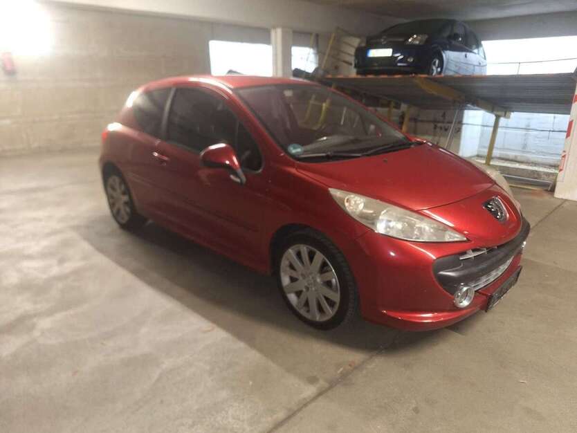 Peugeot 207 182.618 km 1.900 € DÜSSELDORF 40219