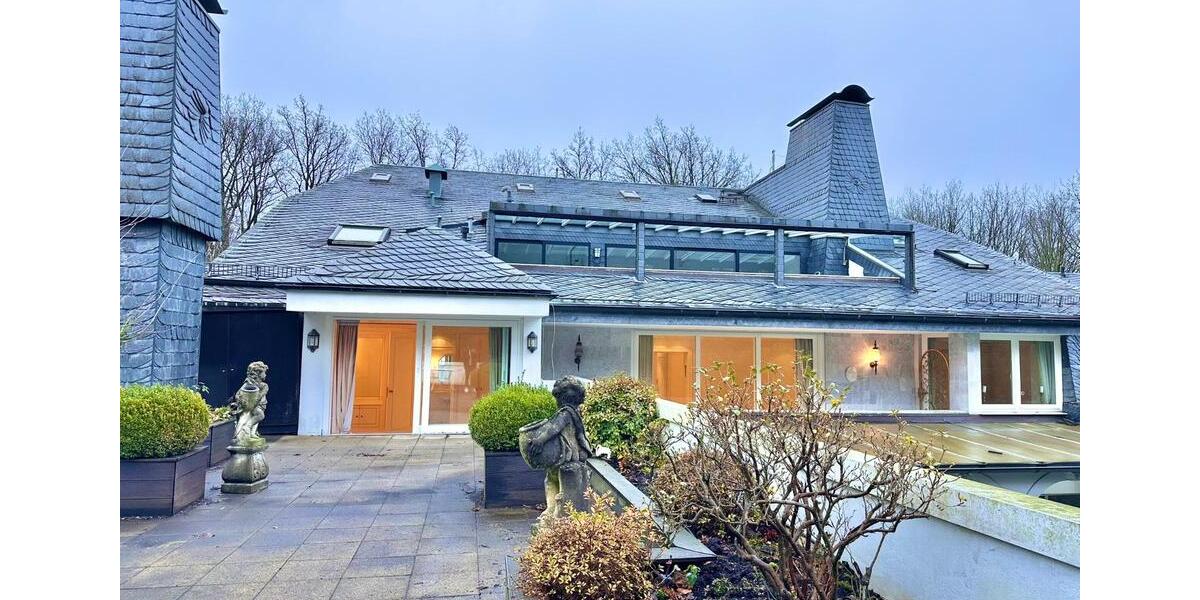 Etagenwohnung Wuppertal Gemarkung Barmen - 5 Zimmer, 230 m&sup2;, 2.500&euro; | Angebot:24302247