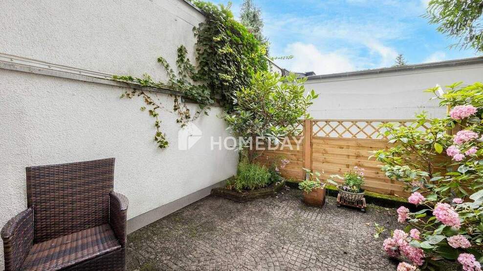 Vollständig modernisierte Altbauwohnung mit Terrasse in bester Lage von Düsseldorf-Eller 2 zimmer