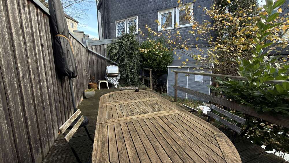 Großes Büro- und Praxisfläche in Hattingens Altstadt mit IT-Raum, LAN, Seminarraum und Gartennutzung - Gewerbeobjekt Hattingen Baak | Angebot:24705235