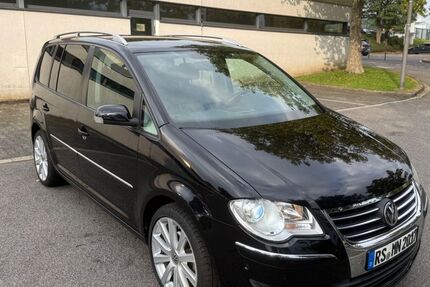 VW Touran 136.000 km 8.199 € Remscheid 42853