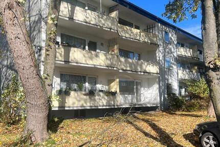 Frisch renovierte 3-Zimmer-Erdgeschosswohnung mit sonnigem Balkon zimmer