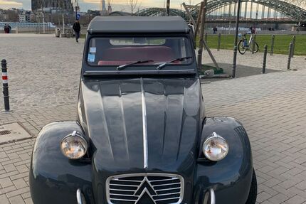 Citroen 2 CV 56.049 km 8.500 &euro; Köln 50935
