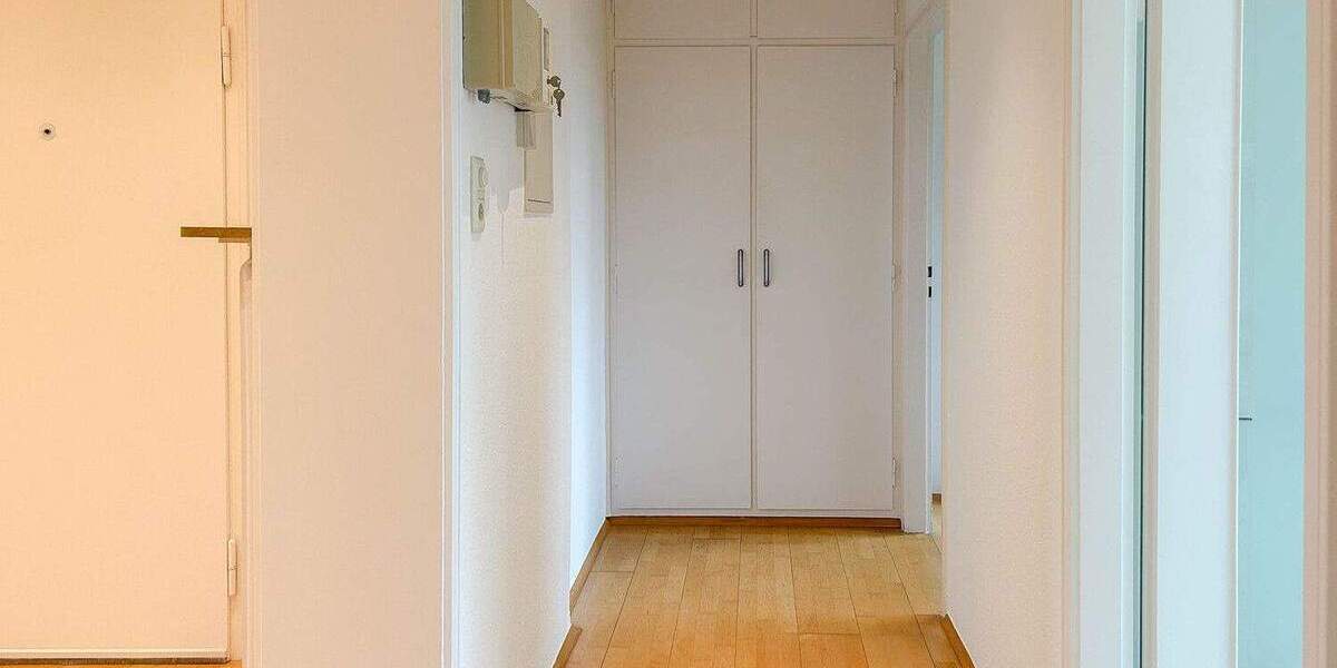 Etagenwohnung Düsseldorf Düsseltal - 3 Zimmer, 121 m&sup2;, 1.940&euro; | Angebot:24762409