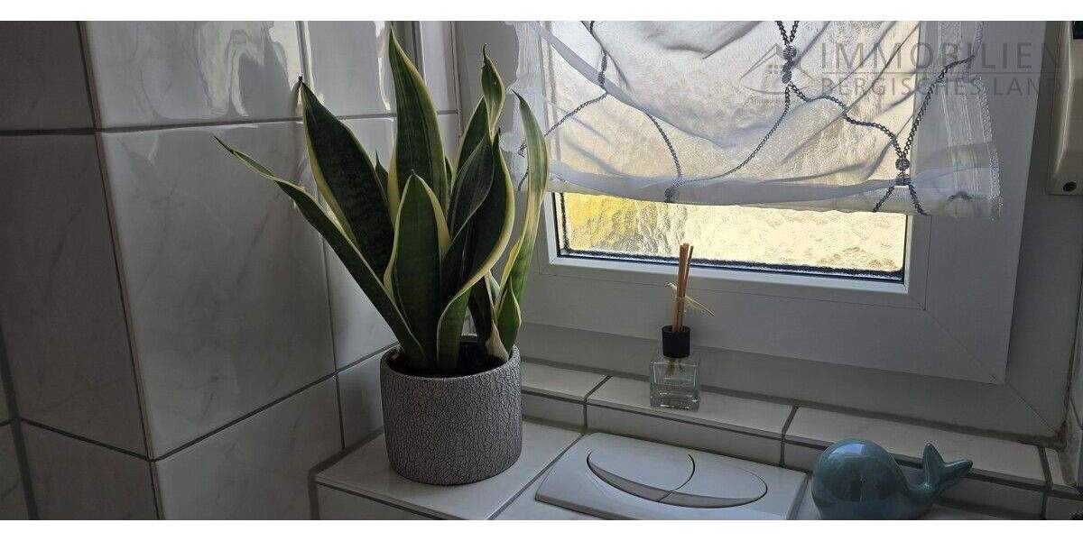 Doppelhaushälfte Hückeswagen Wiehagen - 5 Zimmer, 120 m&sup2;, 425.000&euro; | Angebot:25800230