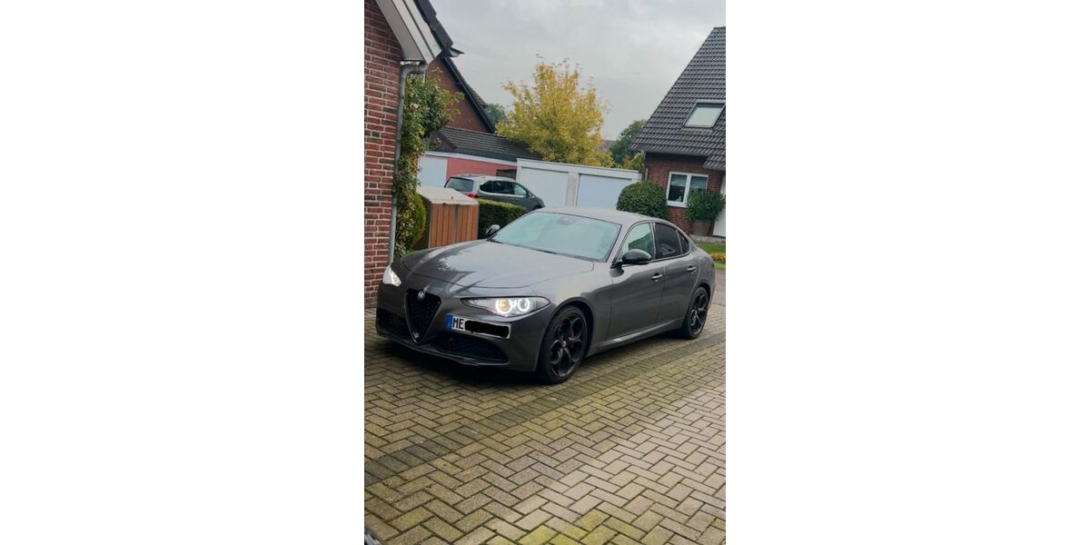 Alfa Romeo Giulia 142.000 km 16.900 &euro; Ratingen 40885