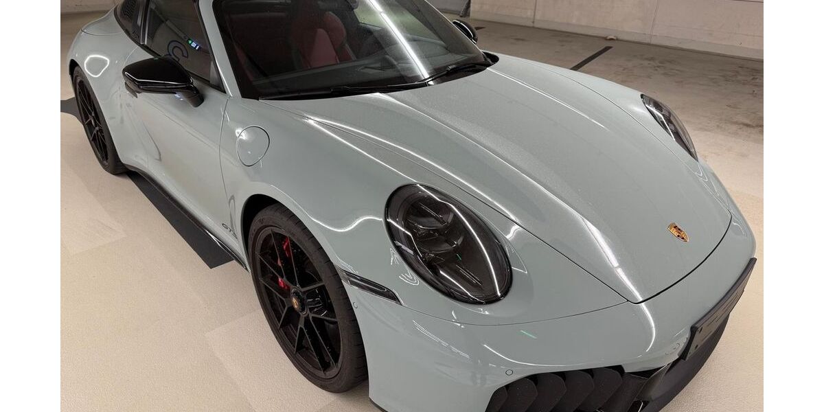 Porsche 992 4.000 km 214.081 € Düsseldorf 40211