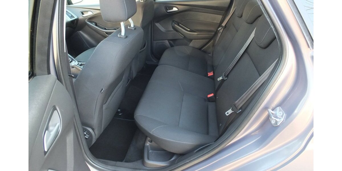 Ford Focus BLACK WEEK 25: KLIMAUTOMATIK PARKPILOT 118.919 km 6.908 € Köln 50858