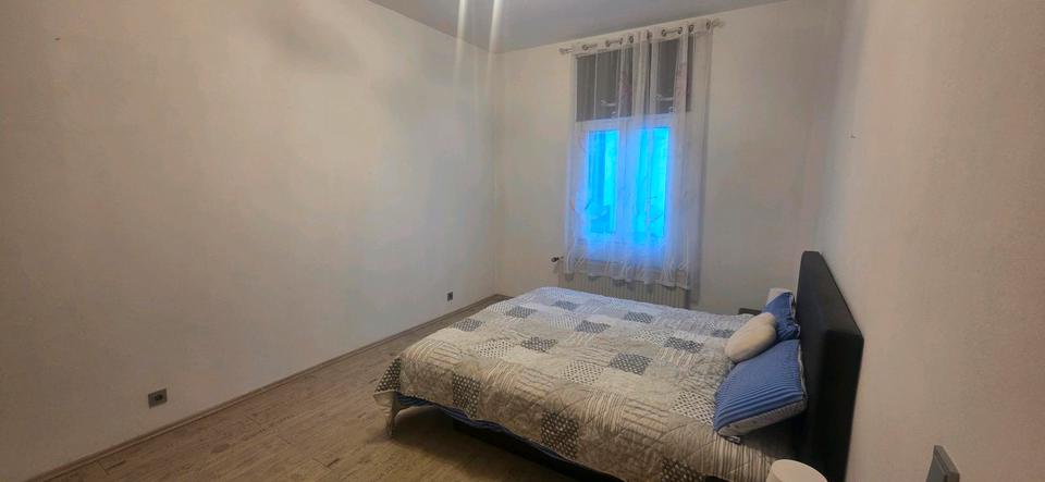Erdgeschoßwohnung Remscheid Reinshagen - 3 Zimmer, 75 m&sup2;, 1.100&euro; | Angebot:24727054