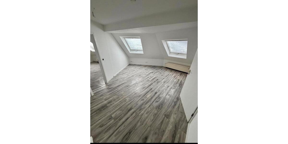 Dachgeschoßwohnung Wuppertal Unterbarmen - 5 Zimmer, 85 m&sup2;, 950&euro; | Angebot:25854706