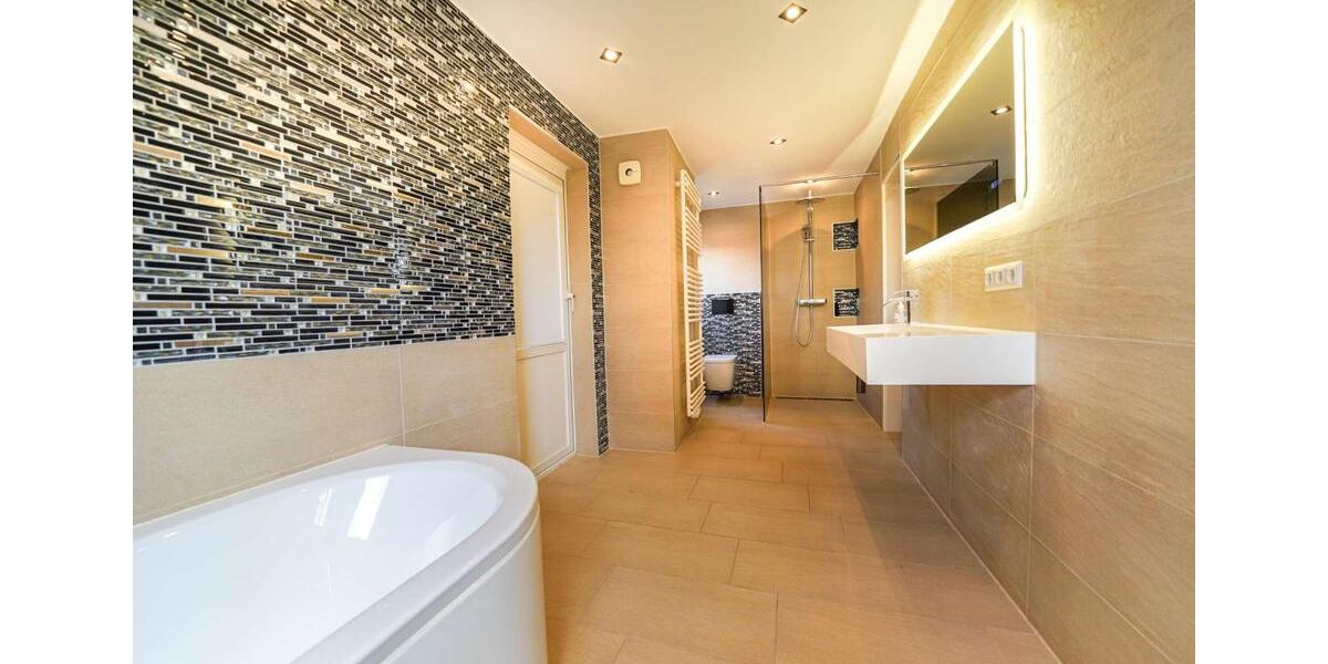 Doppelhaushälfte Düsseldorf Stadtbezirk 8 - 5 Zimmer, 256 m&sup2;, 2.850&euro; | Angebot:22052186