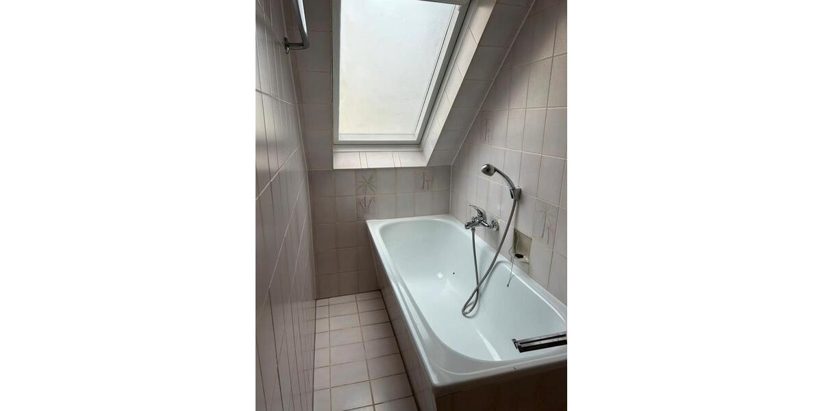 Dachgeschoßwohnung Köln Mülheim - 1 Zimmer, 23 m&sup2;, 417&euro; | Angebot:24870003