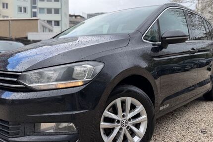 VW Touran 244.000 km 7.950 &euro; Köln 50674