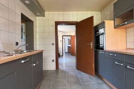 Haus zum Kaufen in Rommerskirchen 240.000 € 121 m²