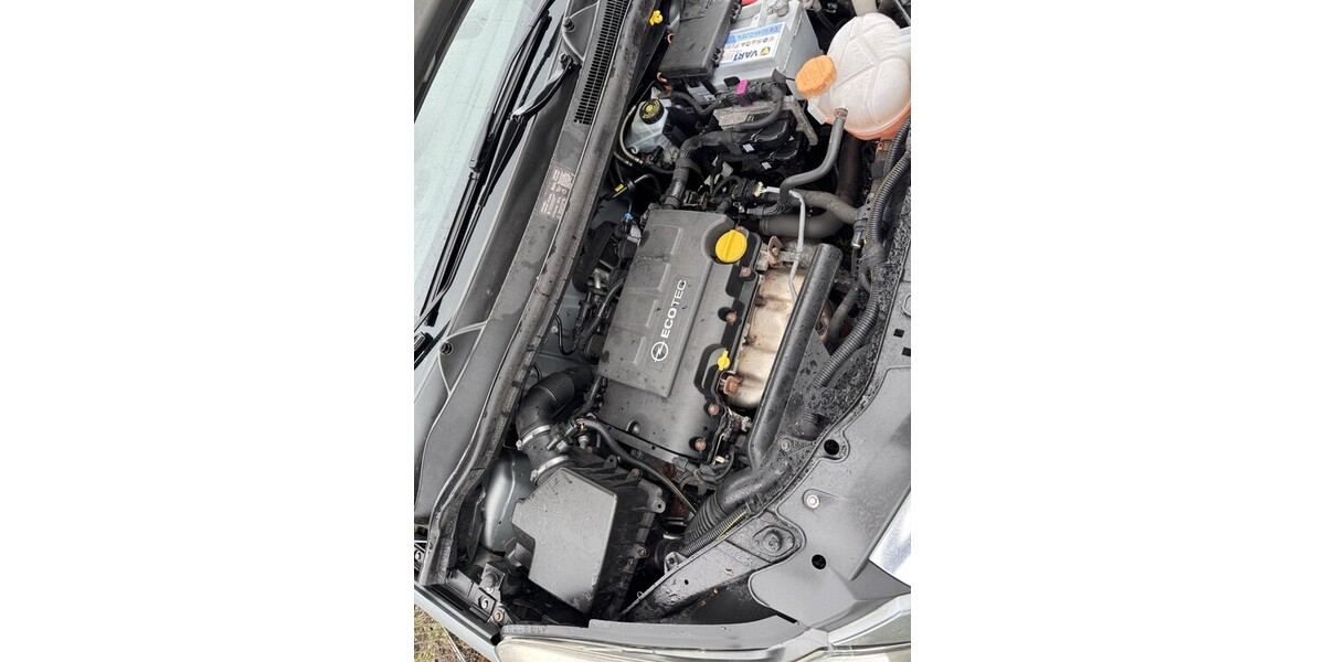 Opel Corsa D 135.201 km 3.290 &euro; Düsseldorf 40213