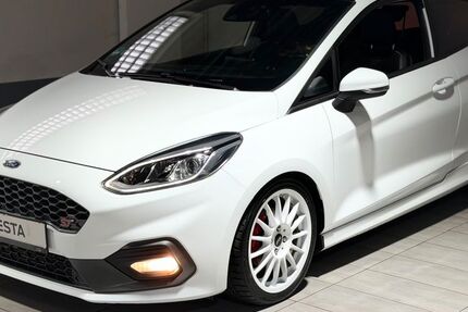 Ford Fiesta 56.527 km 17.470 &euro; Köln 50739