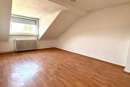 Helle Dachgeschoss Wohnung in zentraler Lage – 45 qm
