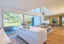 Haus zum Kaufen in Neuss 3.150.000 € 304 m²