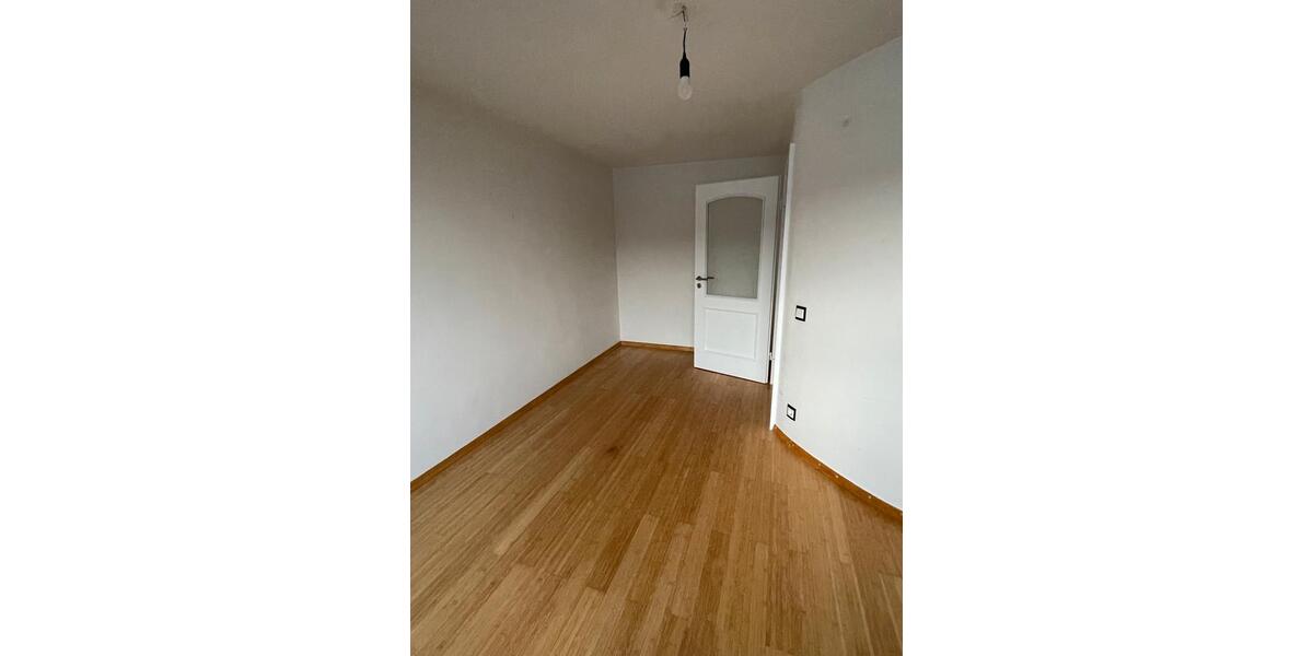 Etagenwohnung Lindlar - 3 Zimmer, 125 m&sup2;, 1.450&euro; | Angebot:25979628
