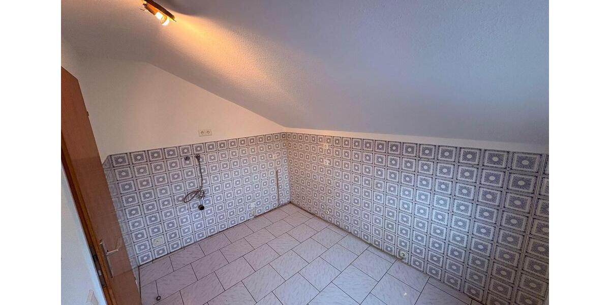 Dachgeschoßwohnung Leverkusen Bergisch Neukirchen - 2.5 Zimmer, 50 m&sup2;, 550&euro; | Angebot:26423991