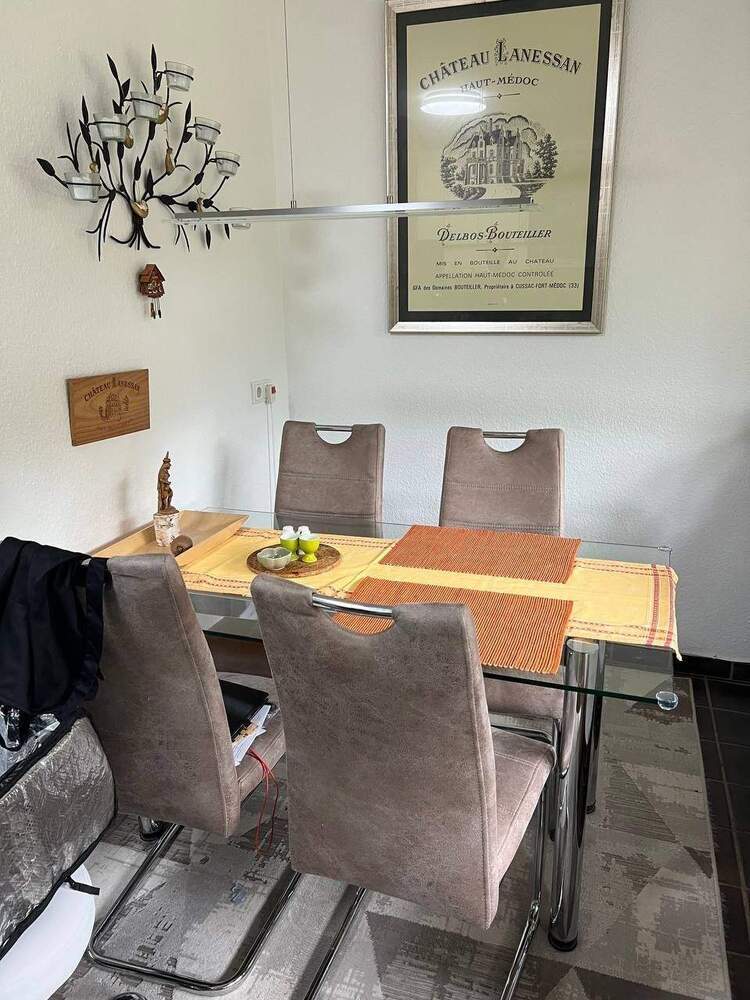 D-Kaiserswerth: Einfamilienhaus, 2 Zimmer, ca. 80 m² Wohnfl., ca. 60 m² Nutzfläche, Terrasse, Stellplatz