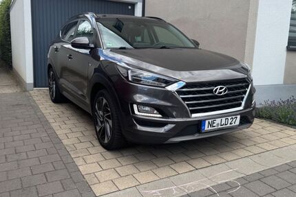 Hyundai TUCSON 164.240 km 16.700 &euro; Neuss 41462