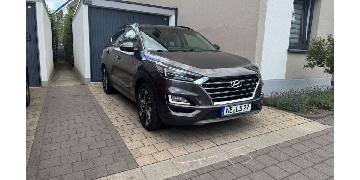 Hyundai TUCSON 164.240 km 16.700 &euro; Neuss 41462